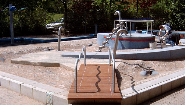 WASSERSPIELPLATZ IM GRÜNZUG, RATINGEN-WEST Christian Morgenstern-Schule